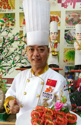 卢伟强.png