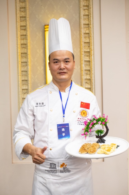 1756374818854792.jpg 顺德名厨-张长荣.jpg