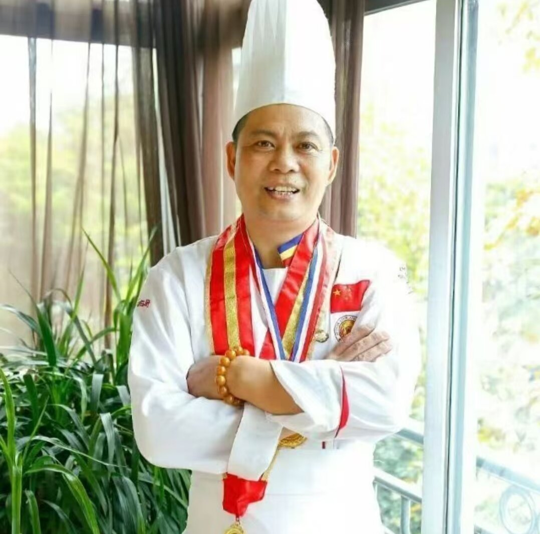 1756459331411386.jpg 卢坤学1.jpg